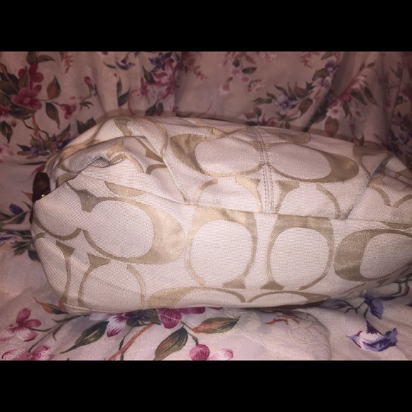 Coach Jacquard Signature Hobo In Cream & Tan $Firm - Picture 3 of 8